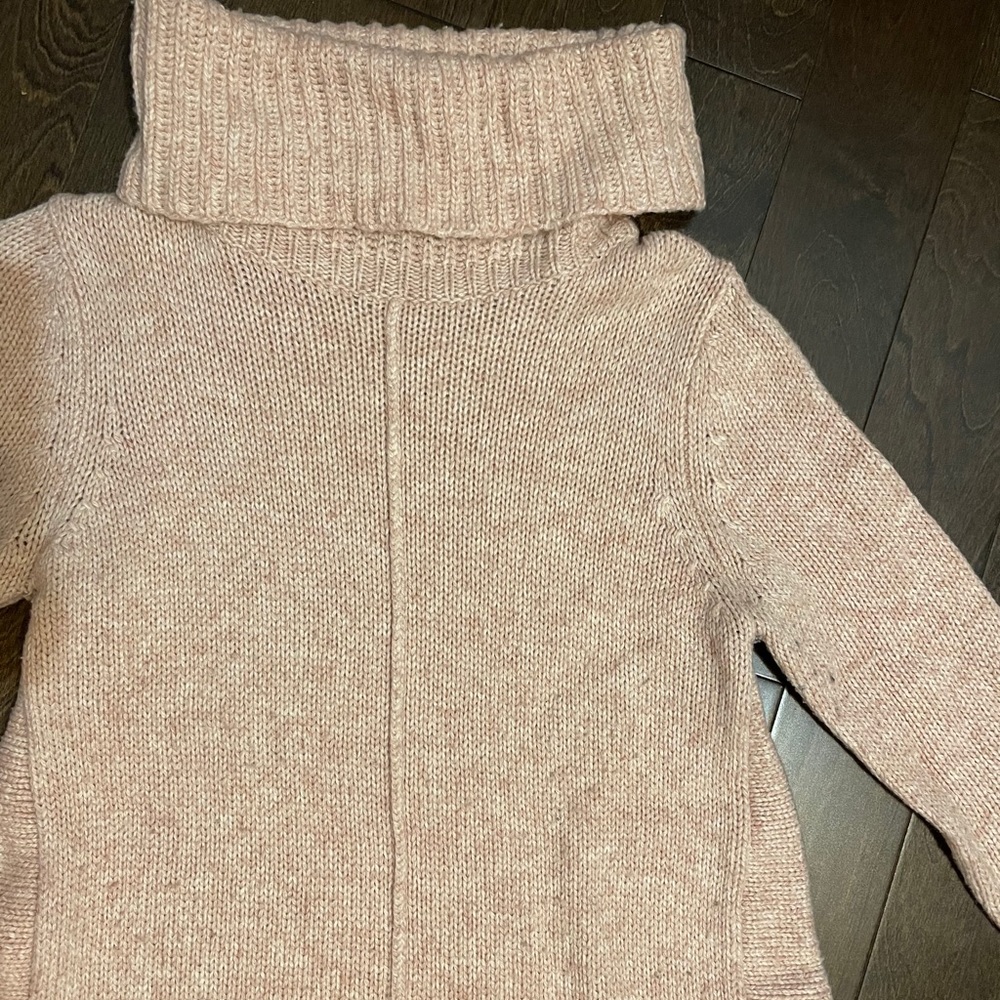 Beautiful knit sweater - Picture 3 of 4